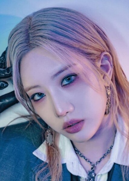 Kim Lip photo