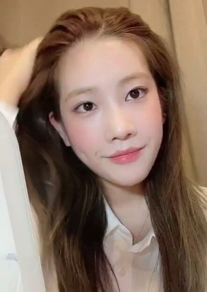 Kim Lip photo