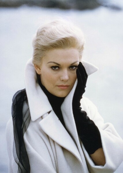 Kim Novak photo