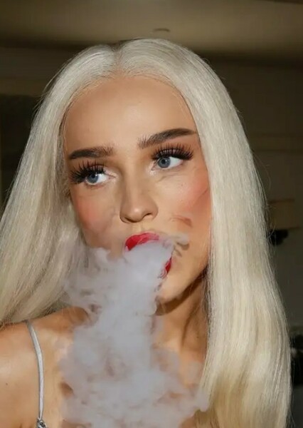 Kim Petras photo