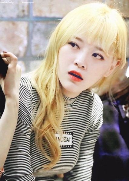 Kim Se-jeong photo