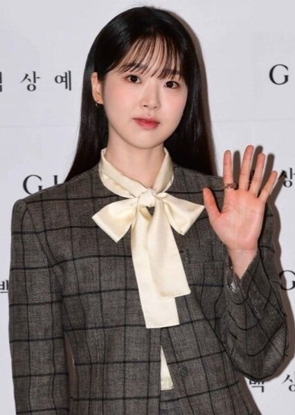 Kim Si-eun photo