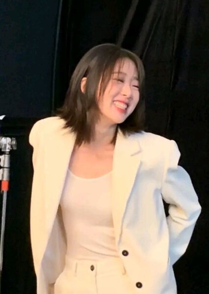 Kim Si-eun photo