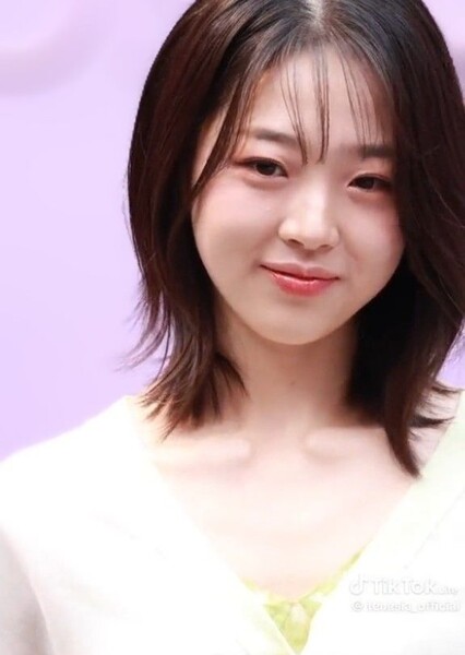Kim Si-eun photo