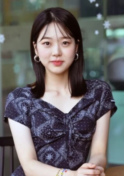 Kim Si-eun photo