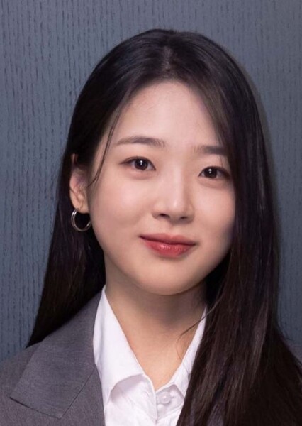 Kim Si-eun photo