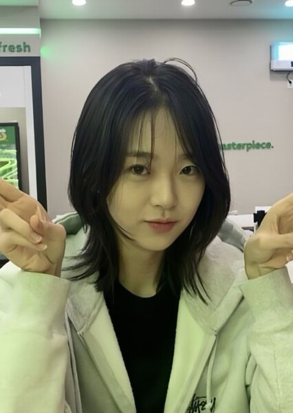 Kim Si-eun photo