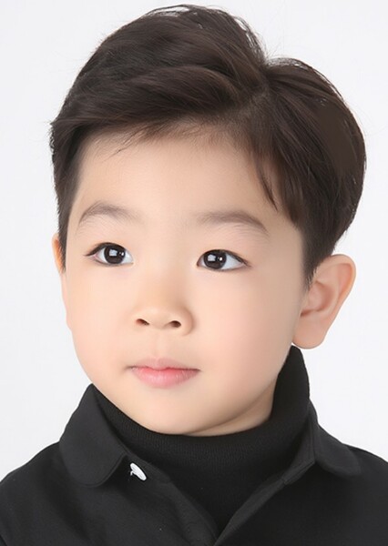 Kim Tae Yool photo