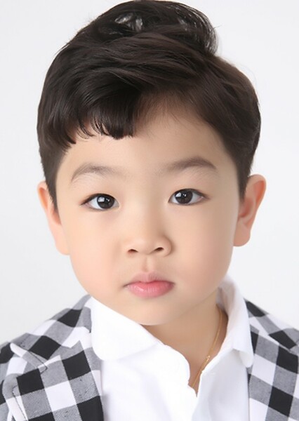 Kim Tae Yool photo