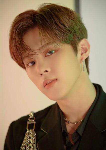 Kim Woo-seok photo