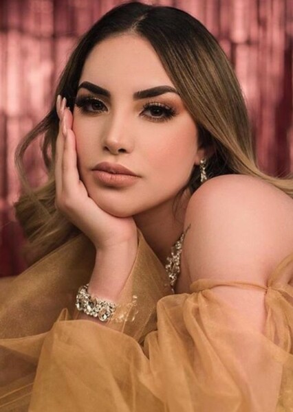 Lorena Cruz (Mateo's ex)