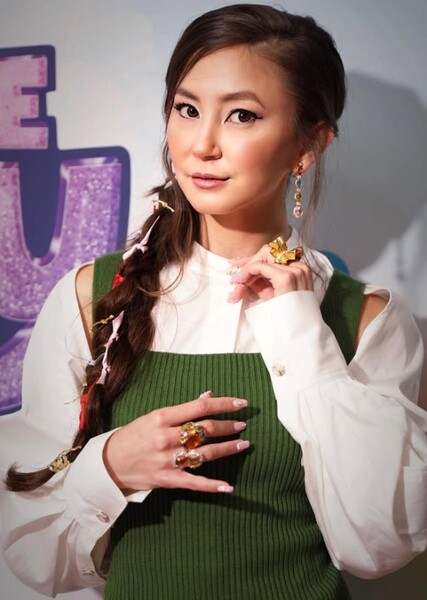 Kimiko Glenn photo