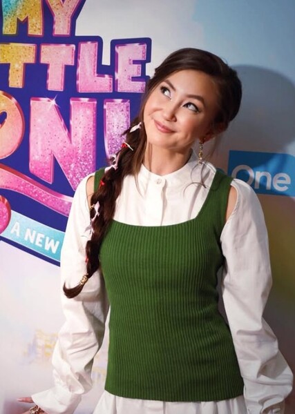 Kimiko Glenn photo