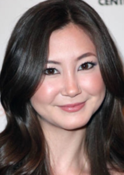 Kimiko Glenn photo