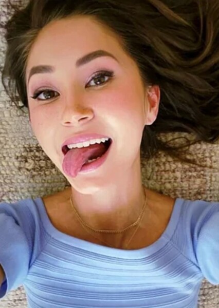 Kimiko Glenn photo