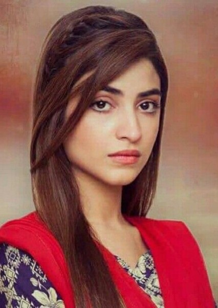 Kinza Hashmi photo