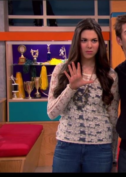 Kira Kosarin photo