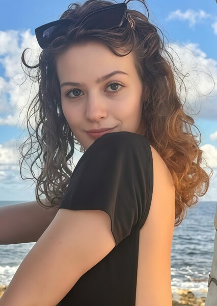 Kira McLean photo