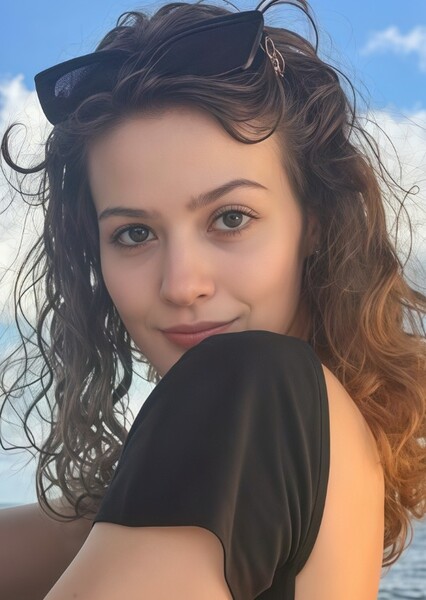 Kira McLean photo
