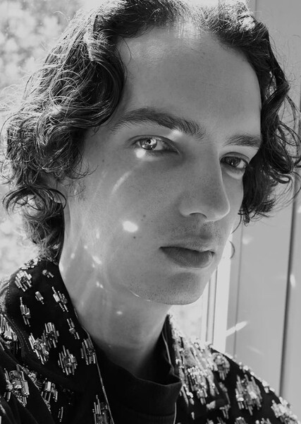 Kodi Smit-McPhee photo