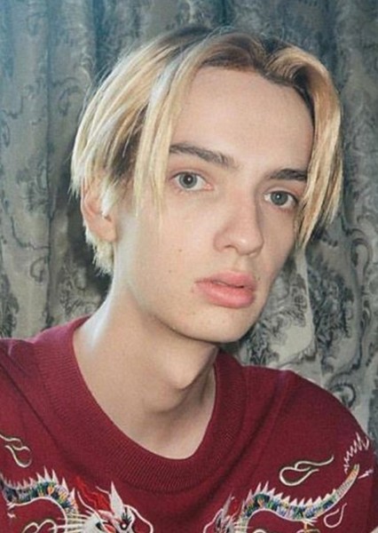 Kodi Smit-McPhee photo