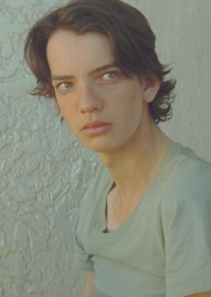 Kodi Smit-McPhee photo