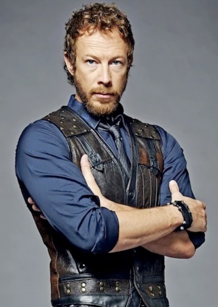 Kris Holden-Ried photo