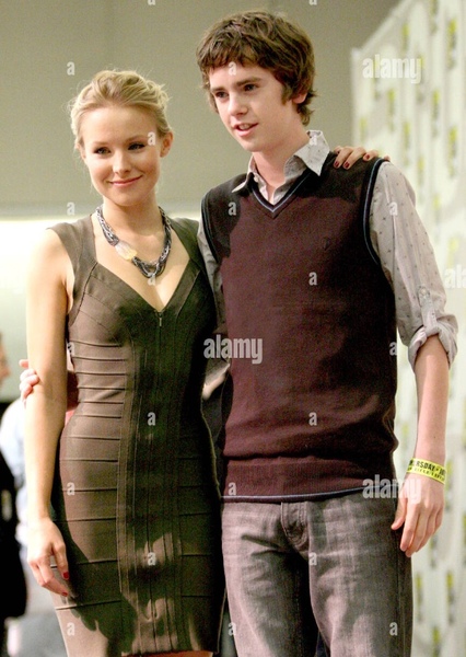 Kristen Bell and Freddie Highmore photo