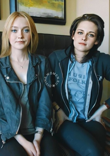 Kristen Stewart and Dakota Fanning photo