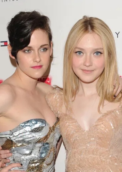 Kristen Stewart and Dakota Fanning photo