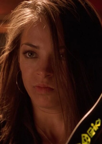 Kristin Kreuk photo