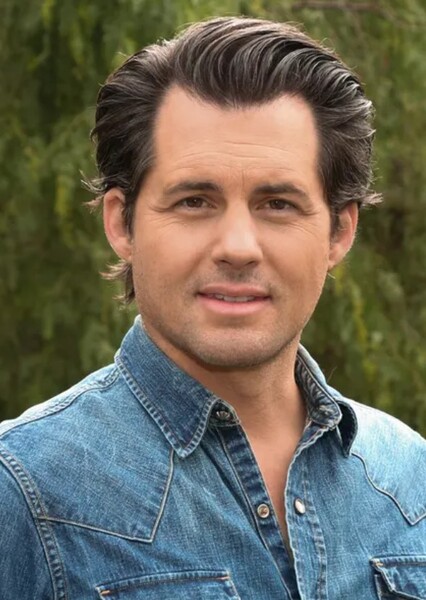Kristoffer Polaha photo