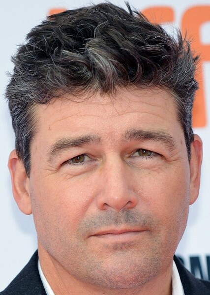 Kyle Chandler