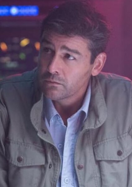 Kyle Chandler photo