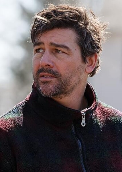 Kyle Chandler photo