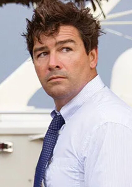 Kyle Chandler photo