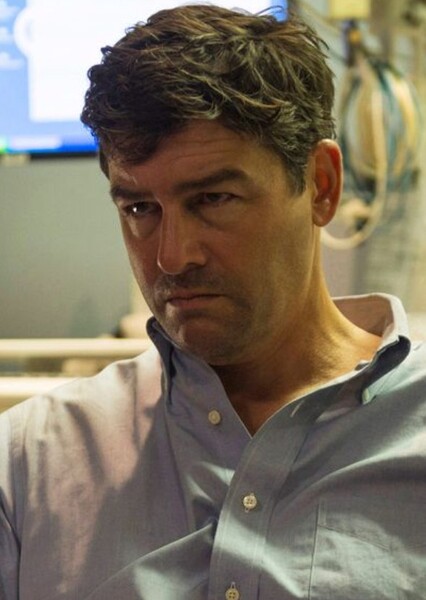 Kyle Chandler photo