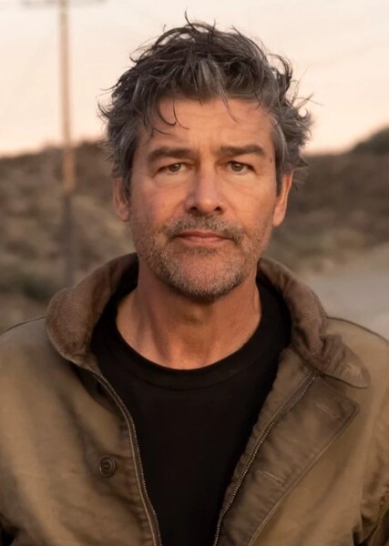 Kyle Chandler
