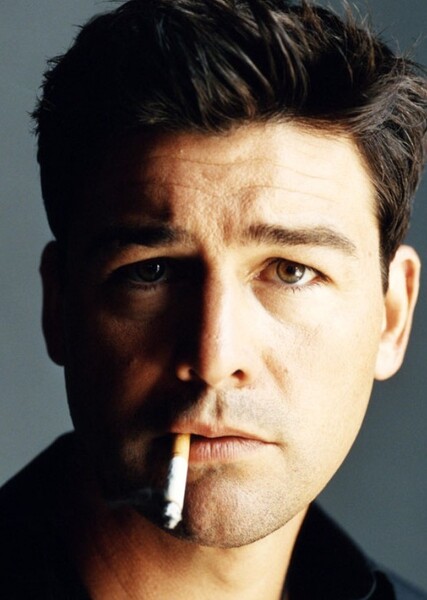 Kyle Chandler photo