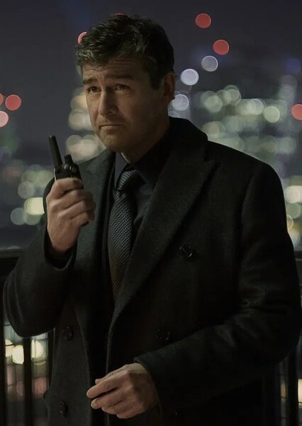 Kyle Chandler photo
