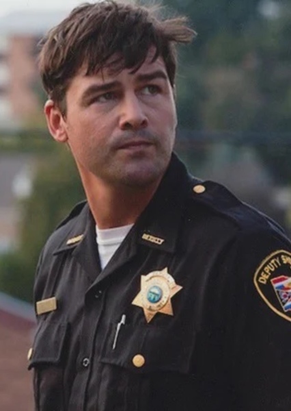 Kyle Chandler