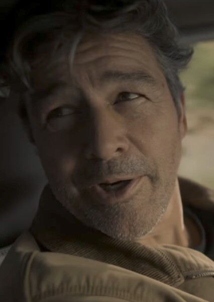 Kyle Chandler photo