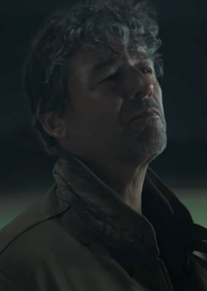 Kyle Chandler photo