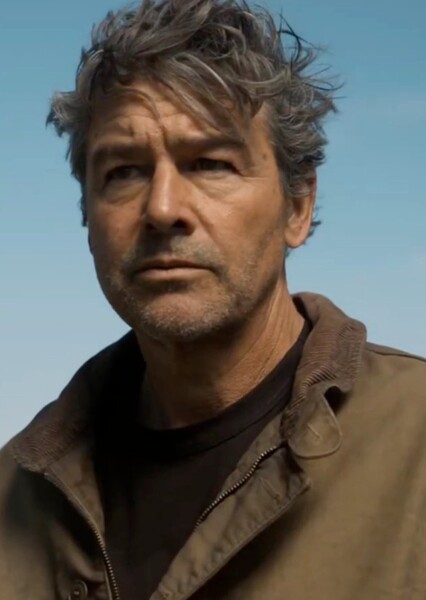 Kyle Chandler photo