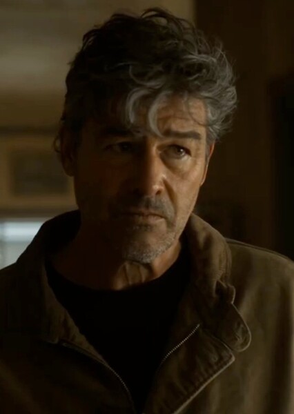 Kyle Chandler photo