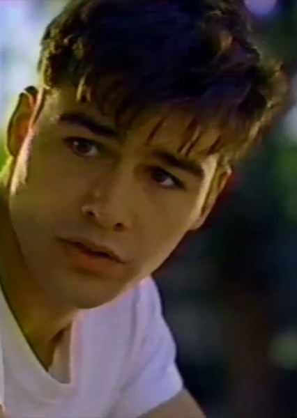 Kyle Chandler photo