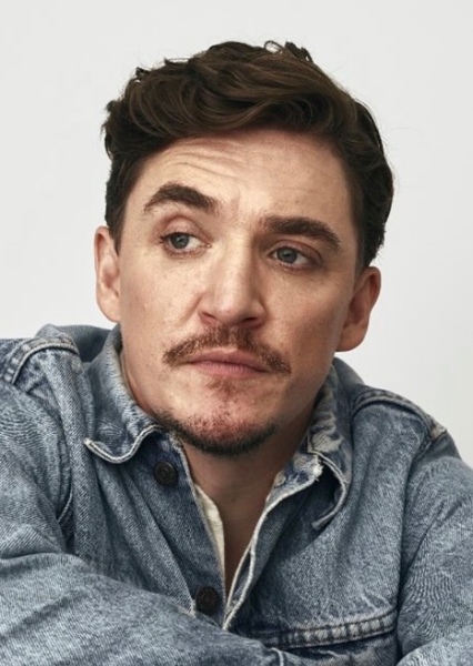Kyle Gallner photo