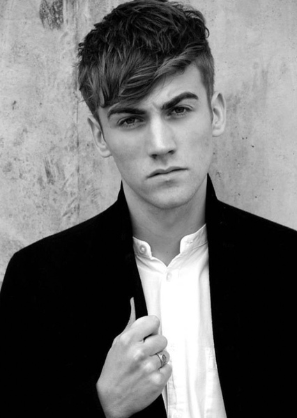 Kyle Stanger photo