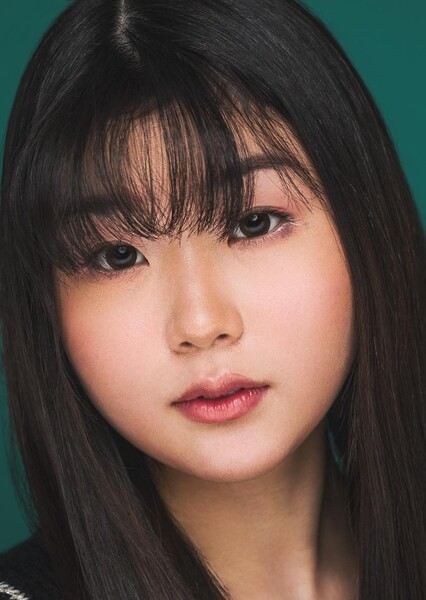 Kylie Kuioka photo