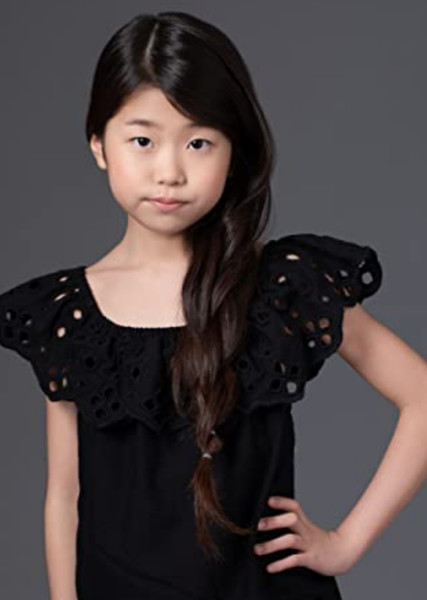 Kylie Kuioka photo